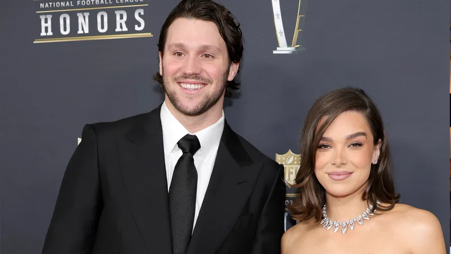 Hailee-Steinfeld-josh-Allen-boda