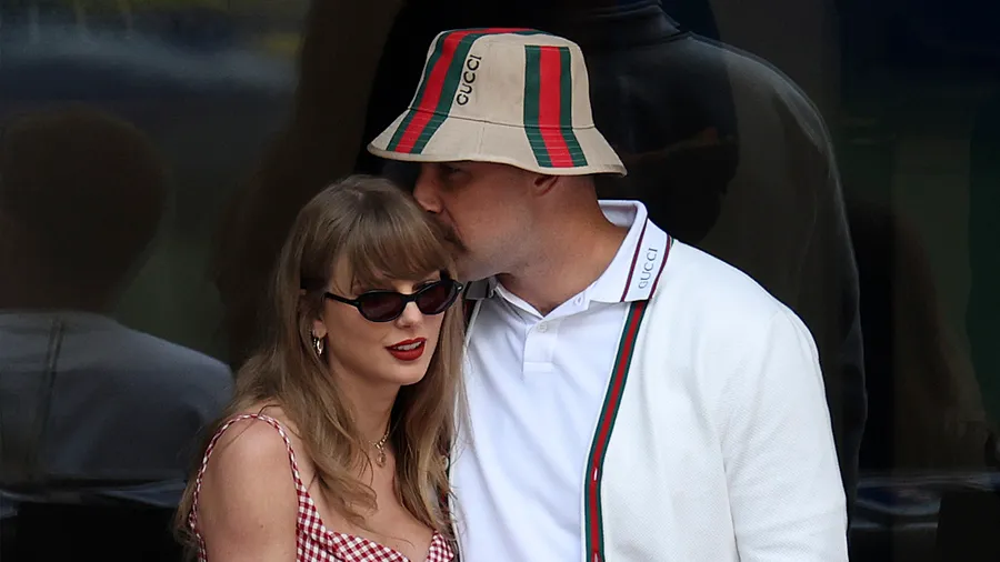 travis-kelce-orgullos-taylor-swift-compro-musica-1.jpg
