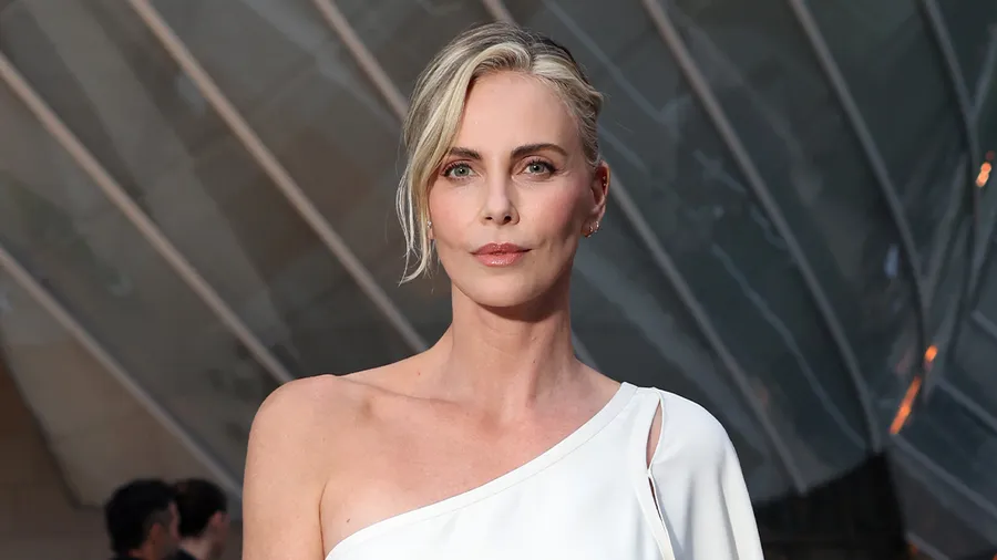 charlize-theron-consejos-hombres-apps-citas.jpg