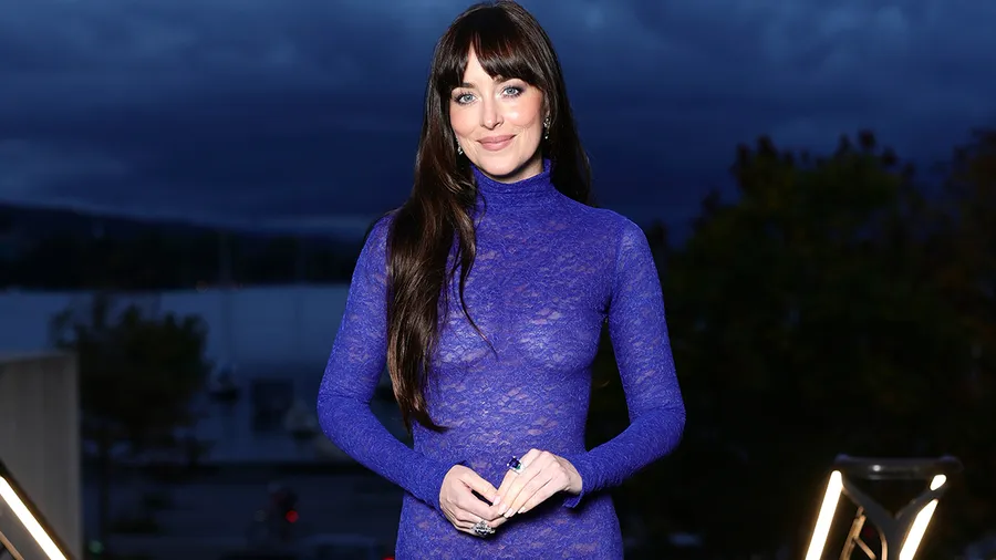 dakota-johnson-vestidos-transparentes