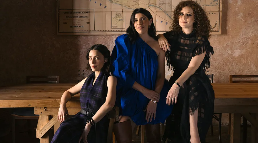 ELLE-LaLiberacion-Ilse-Salas-Johanna-Murillo-Ale-Marquez.jpg