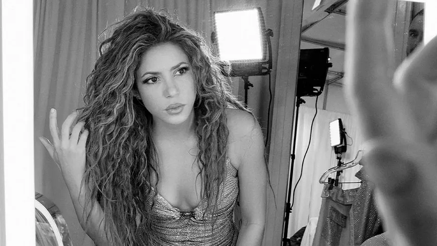 shakira-look-atelier-versace