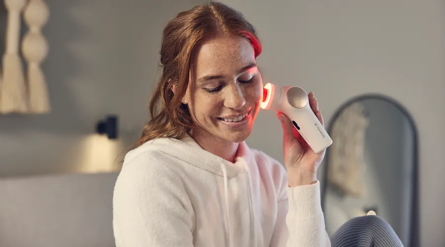 TheraFace_PRO_LED Red & Percussive Therapy_03.jpg