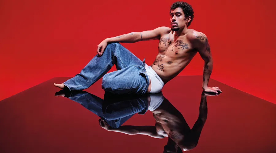 Bad Bunny Calvin Klein campana.jpg