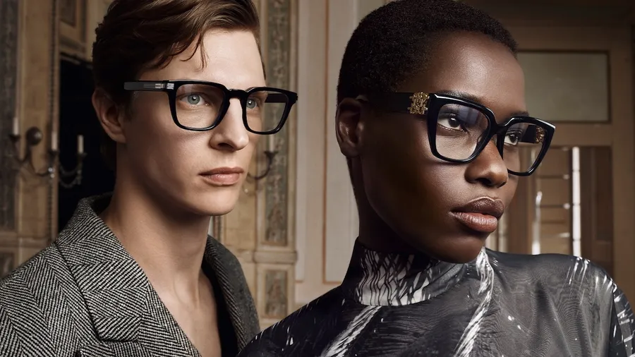 Estas gafas de Ferragamo tienen todo el vibe del 2026 y amamos