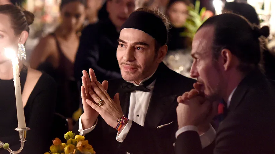 GallianoFlix: dónde ver 132 desfiles de John Galliano.