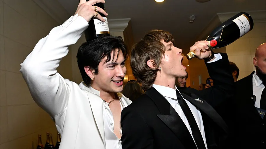 mejores-momentos-hudson-williams-connor-storrie-golden-globes.jpg