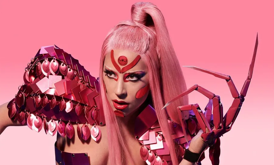lady-gaga-moda-mexicana-no-name-issa-lish