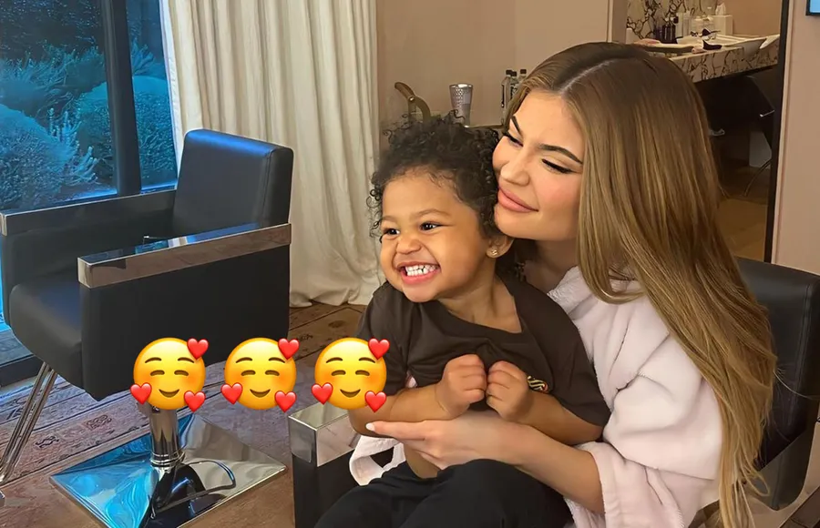 stormi-kylie-jenner-experimento
