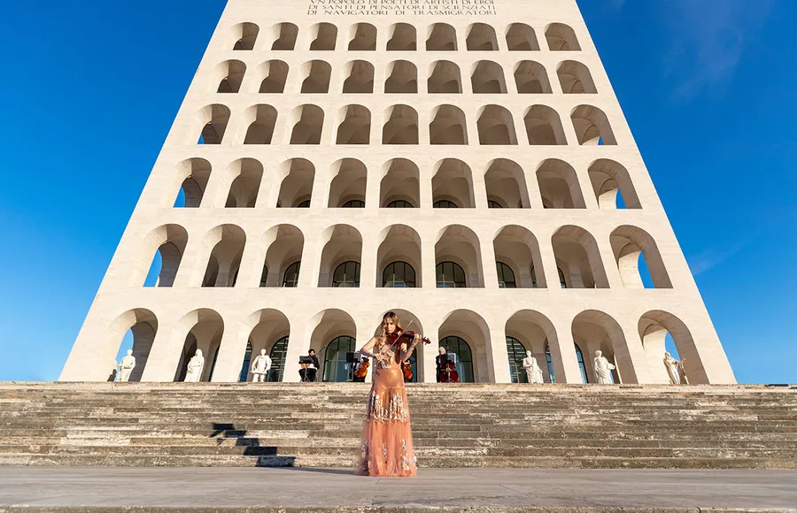 fendi-musica-violin-renaissance