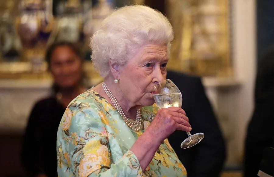 queen elizabeth gin