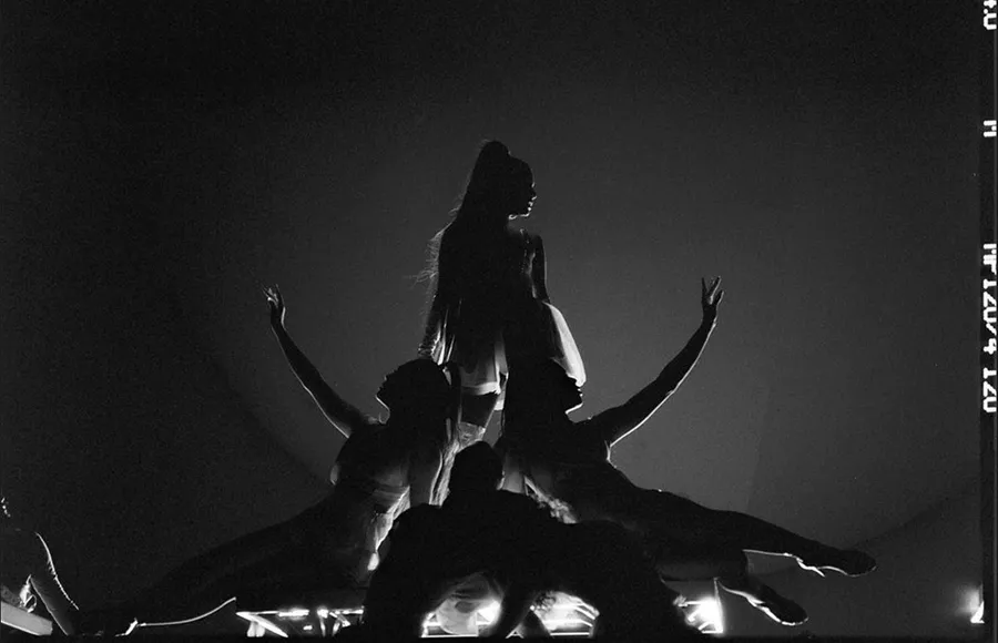 ariana-grande-show-netflix.jpg