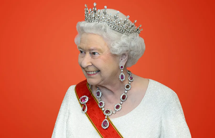10 tiaras reales con historias que merecen su propia película