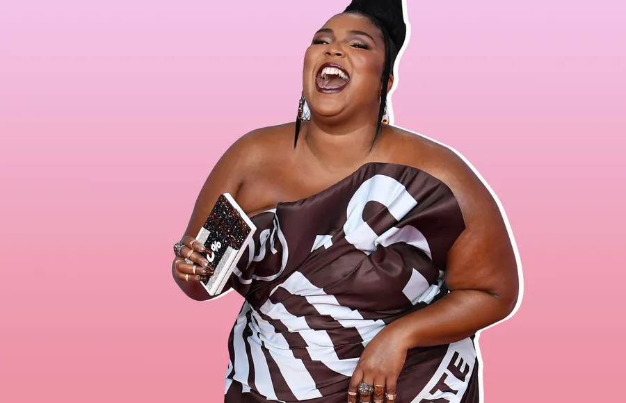 Lizzo-se-vistió-de-envoltura-.-