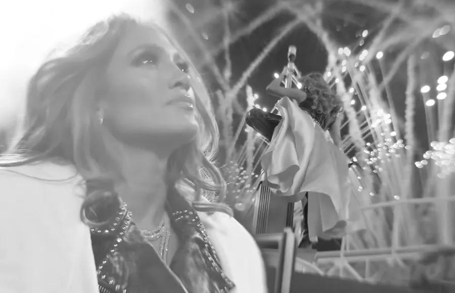 jennifer-lopez-video-behind-the-scenes-super-bowl-medio-tiempo-show-shakira