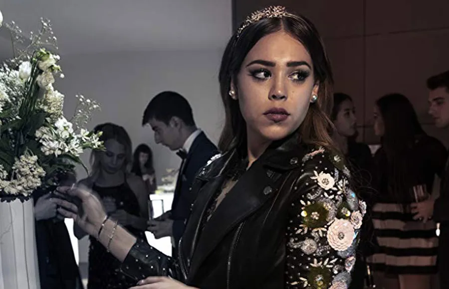 danna-paola-diademas-elite-lucrecia