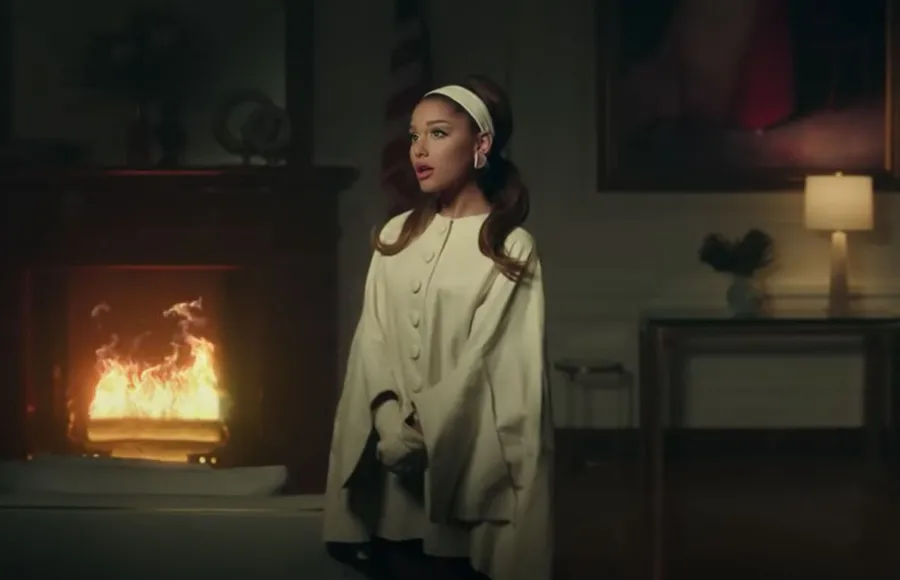 Todos los looks de lujo de Ariana Grande como presidenta en "Positions"