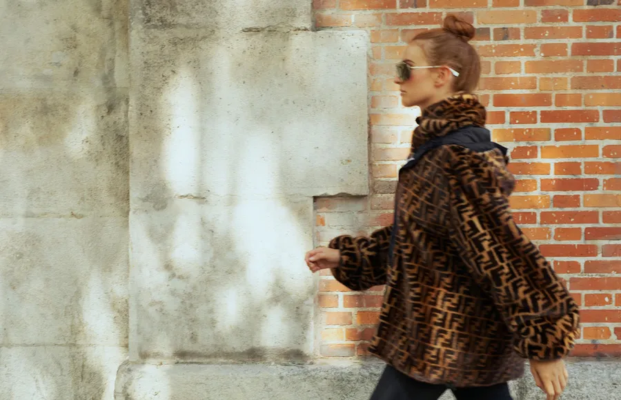 Fendi transforma el rompevientos en la pieza más cool del otoño