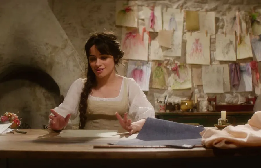 Camila Cabello en Cinderella (2021).