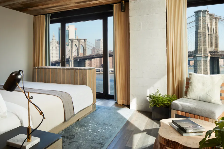 room_bridgeking_bed_125_bedviewhero.jpg