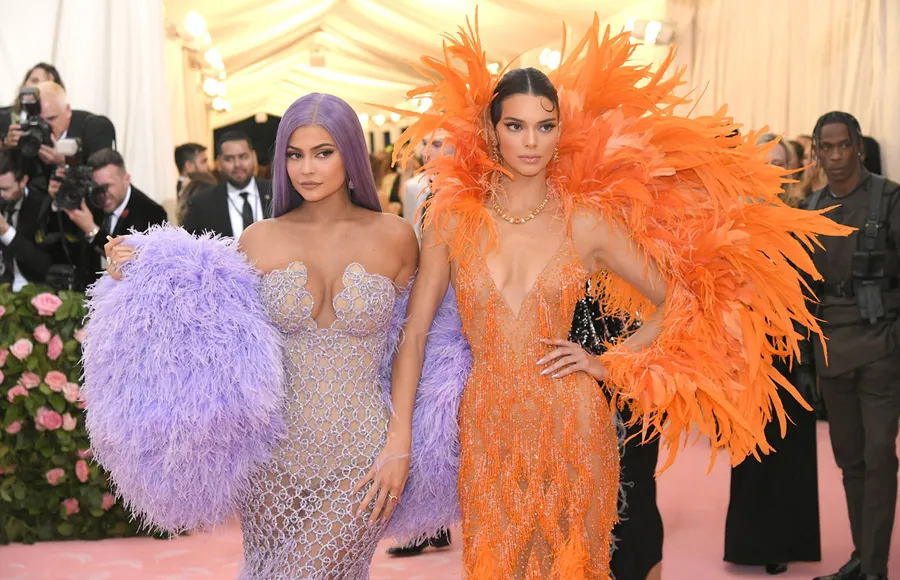 plan asientos falso met gala controversia
