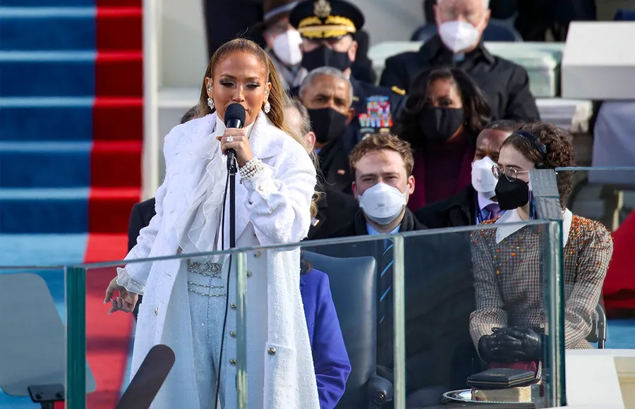 El poderoso mensaje en español de JLo en la inauguración de Biden