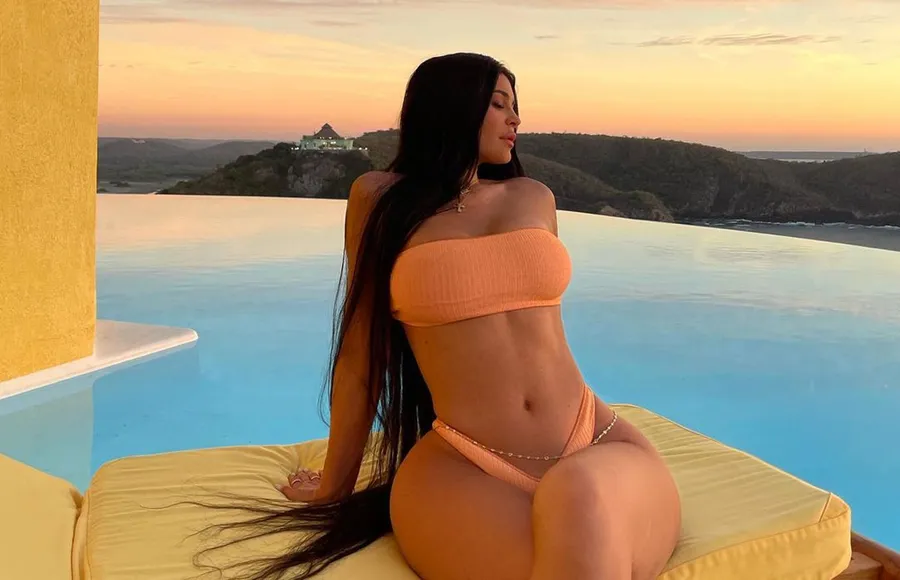 kylie-jenner-careyes.jpg