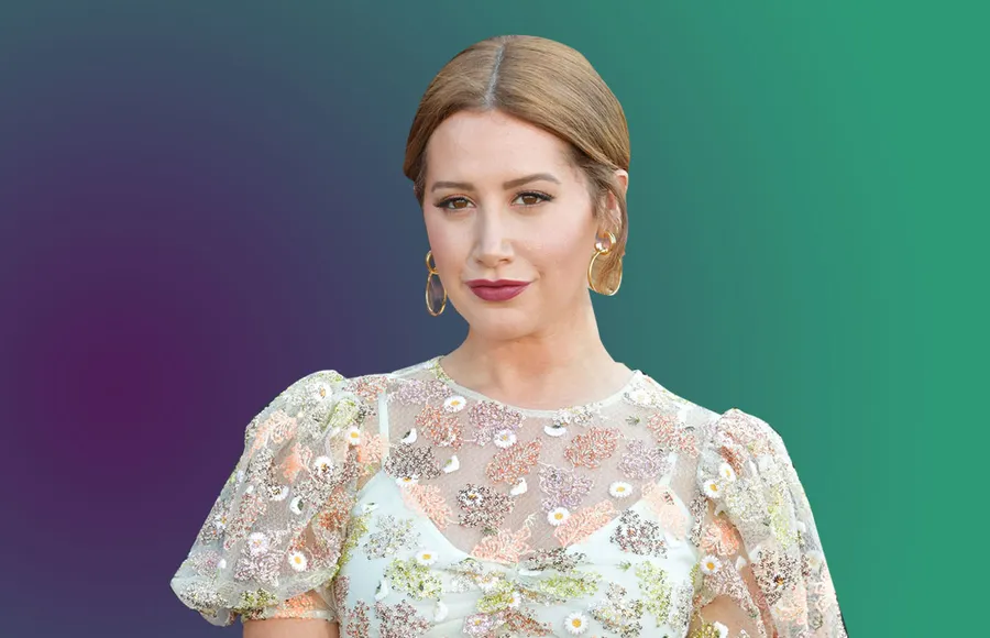 Ashley Tisdale posa desnuda y orgullosa de su cuerpo embarazado