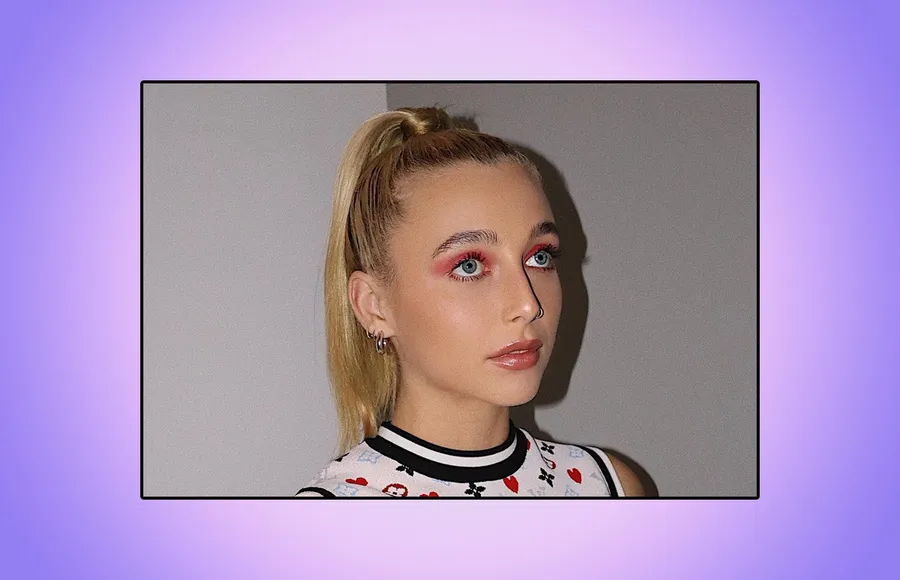 carmex-brow gel-cejas-emma chamberlain.jpg