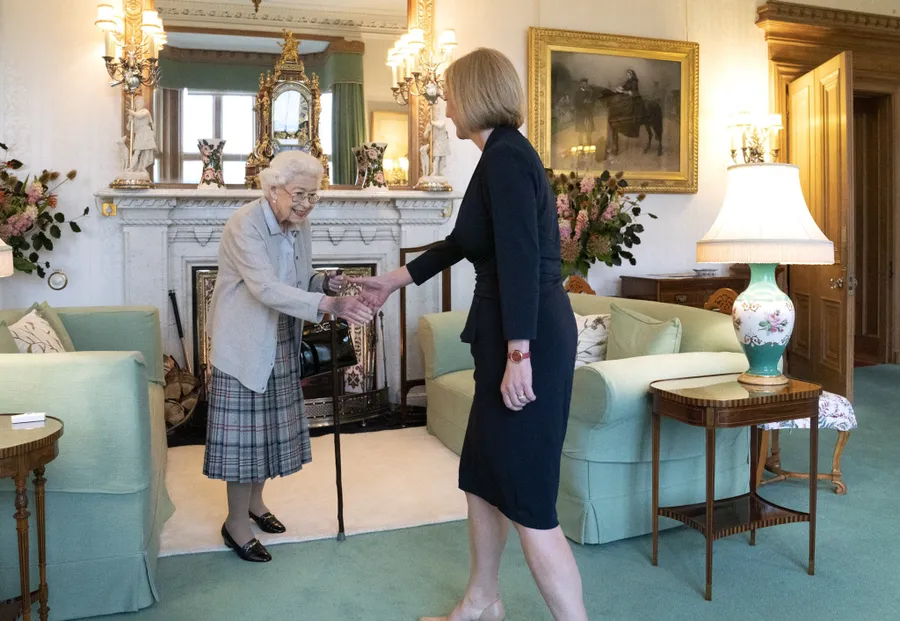 Reina Isabel y la primera ministro Liz Truss