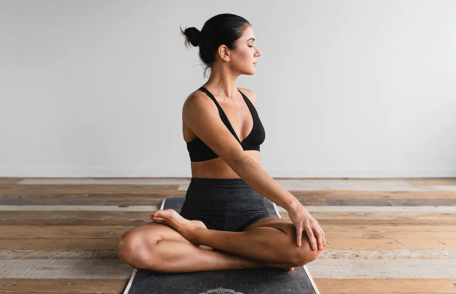 unsplash-estiramiento-estirar-musculos-cuerpo-ejercicio-estres-dinamico-estaticoc.jpg