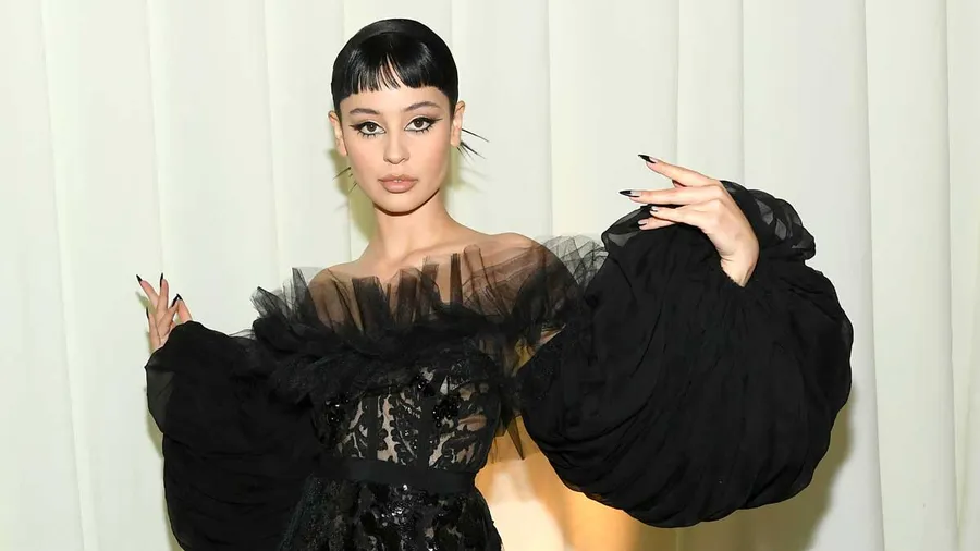 Alexa Demie corta de tajo su relación con Balenciaga.