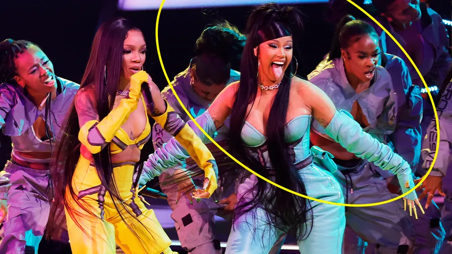 CardiBPerformanceArtBasel_destacada.jpg