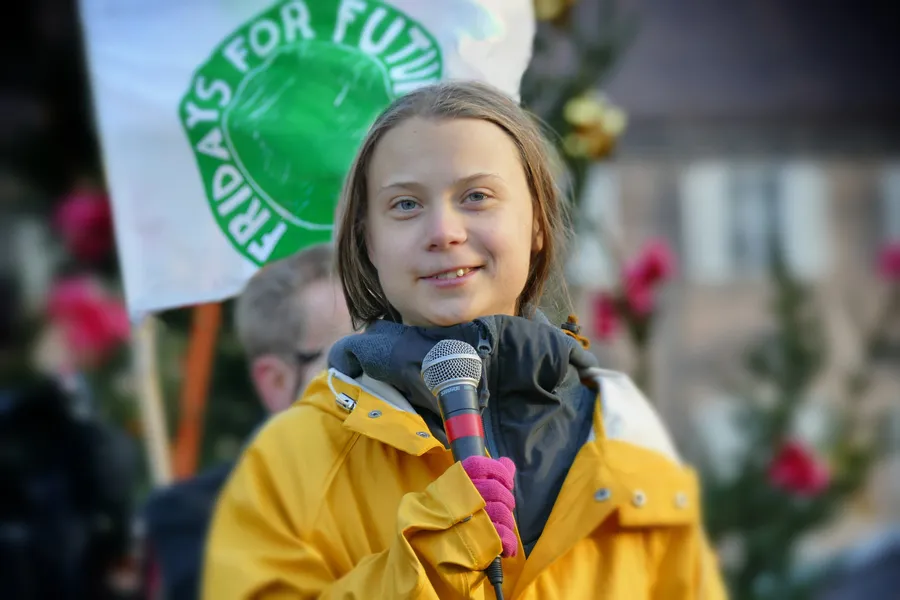 greta thunberg andrew tate arresto caja pizza trolleo twitter