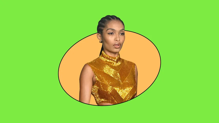 Yara Shahidi apuesta por el look perfecto de campanita para la premiere de Peter Pan.