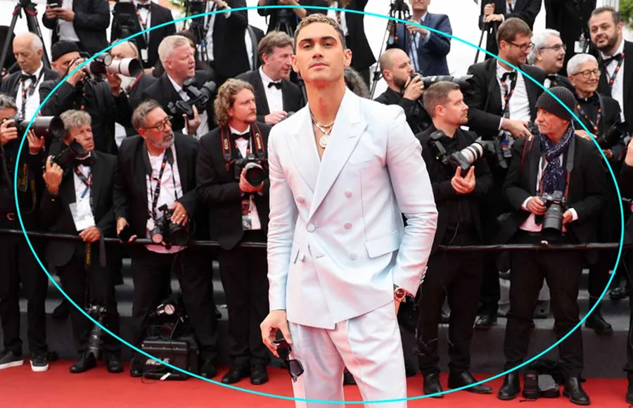 Alejandro Speitzer arrasa con tres looks en Cannes.