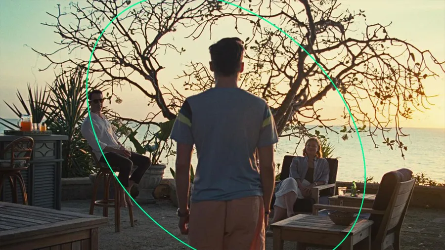 Roman Roy usa una playera de Waltmart en el ultimo episodio de Succession.