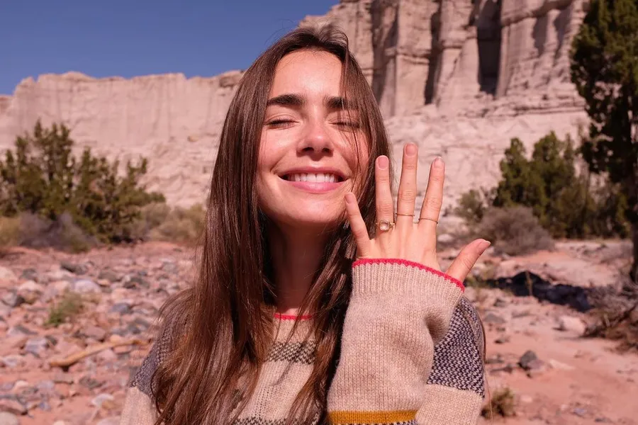 lily collins roban anillo