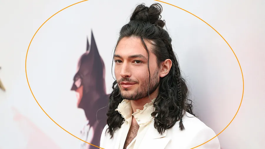 Ezra Miller aborda su mal comportamiento en la alfombra roja de The Flash