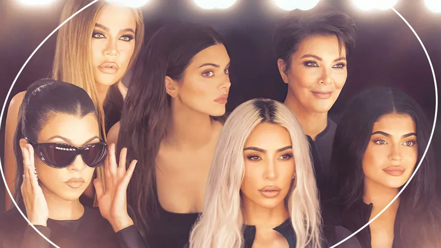 KARDASHIANS (1).jpg