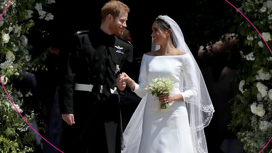 Meghan Markle pidió que cosieran en su vestido de novia un pedazo del vestido azul que usó para su primera cita con el príncipe Harry.