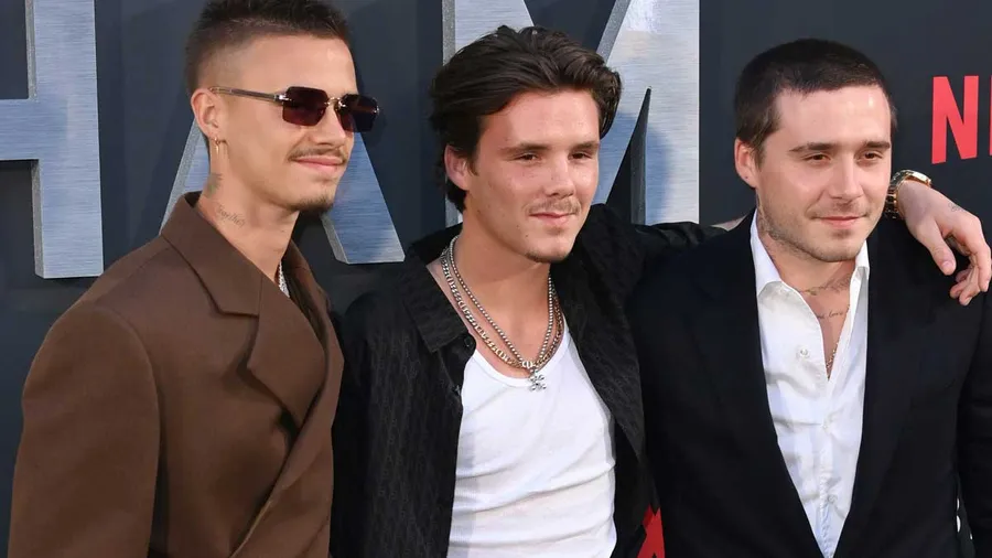 Los hermanos Beckham se hacen tatuajes coordinados.