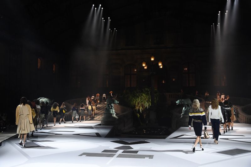 Louis Vuitton : Runway - Paris Fashion Week Womenswear Fall/Winter 2018/2019