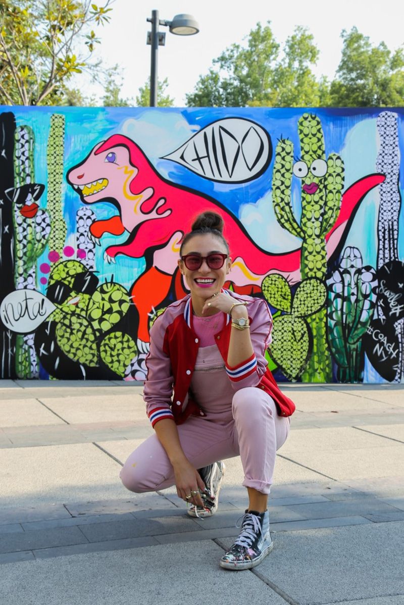 Mural-Coach-Scarlett
