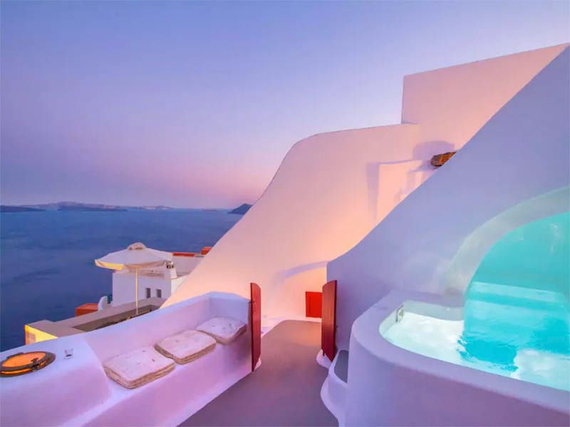 cave-house-airbnb