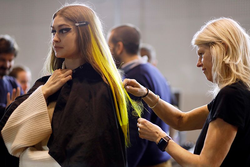 Versace - Backstage - Milan Fashion Week Fall/Winter 2017/18