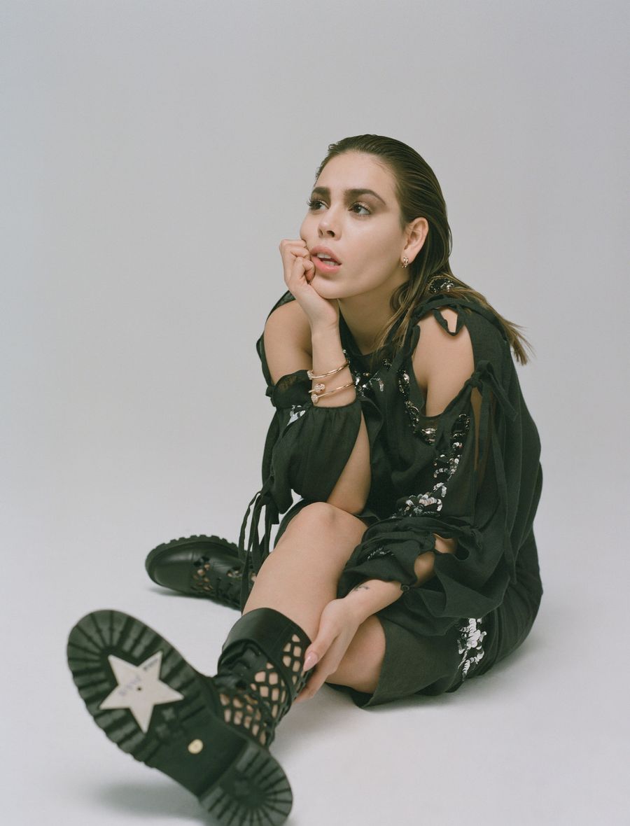 ELLE-219-CoverStory-5