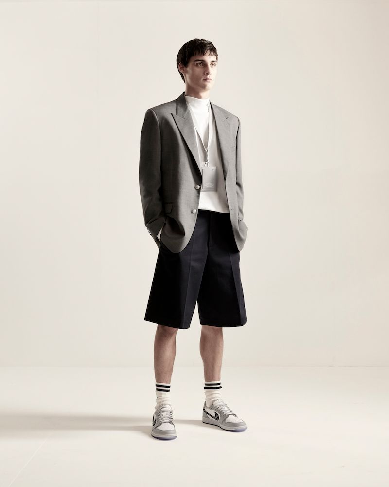 DIOR_MEN_SUMMER_2020_THE AIR JORDAN 1 HIGH OG DIOR SNEAKERS_©BRETT LLOYD_4