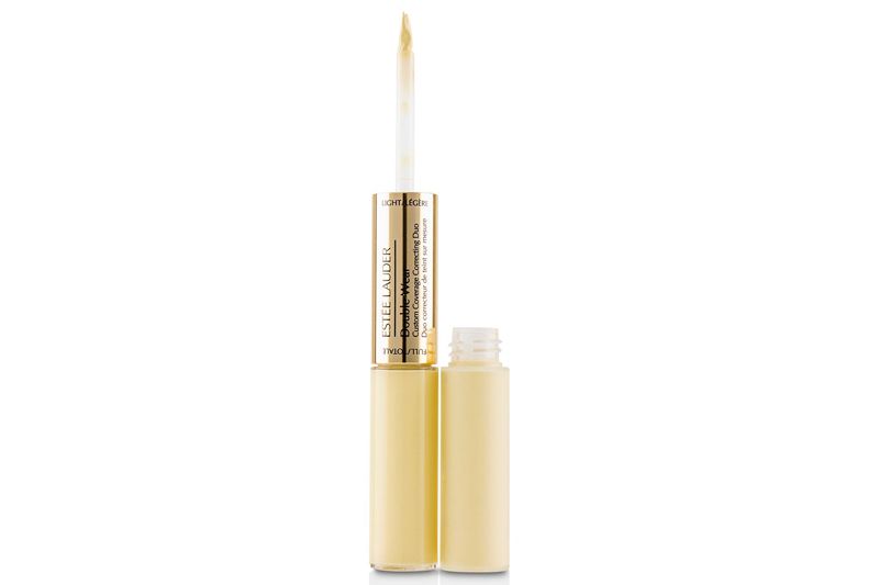 errores-corrector-aplicar-tono-dedos-líquido-sellarlo-base-esteelauder.jpg