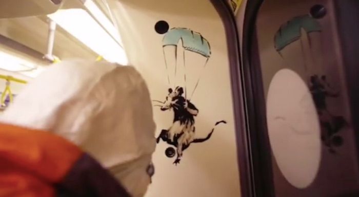 banksy-metro-londres-cubre-bocas